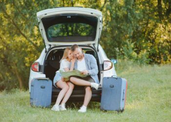 Mașină de închiriat pentru vacanță? Iată cum să eviți capcanele ascunse
